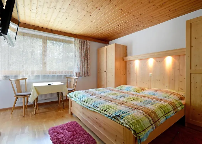 Haus Jasmin بيت ضيافة *